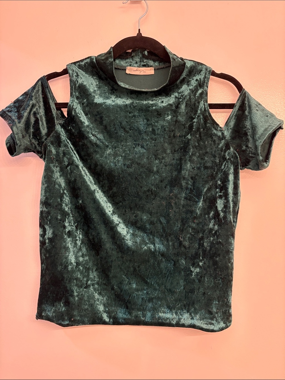 Sage Deep Emerald Velvet Cold-Shoulder Tee Juniors medium, Women’s Small